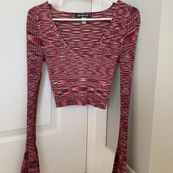 💖 Urban Outfitters Pink Multicolour Ribbed Flare-Sleeve Crop Top 💖 - Picture 1 of 2